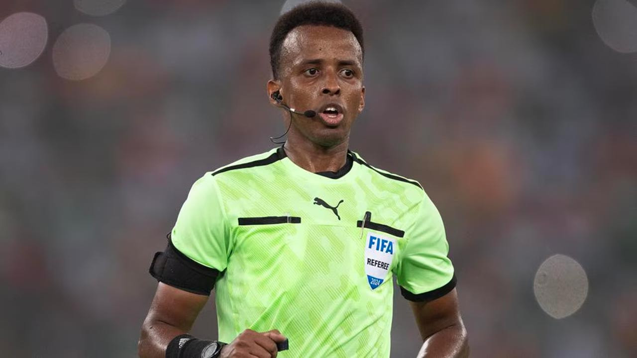 Somalili hakem Omar Artan'ın UEFA Süper Kupa maçında görev alacağı haberi