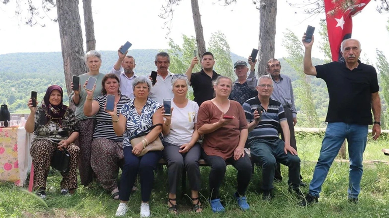 Eskişehir'de bir mahallede yaşanan altyapı sorunu sonrası Türk Telekom'un çalışmalara başladığına dair haber.