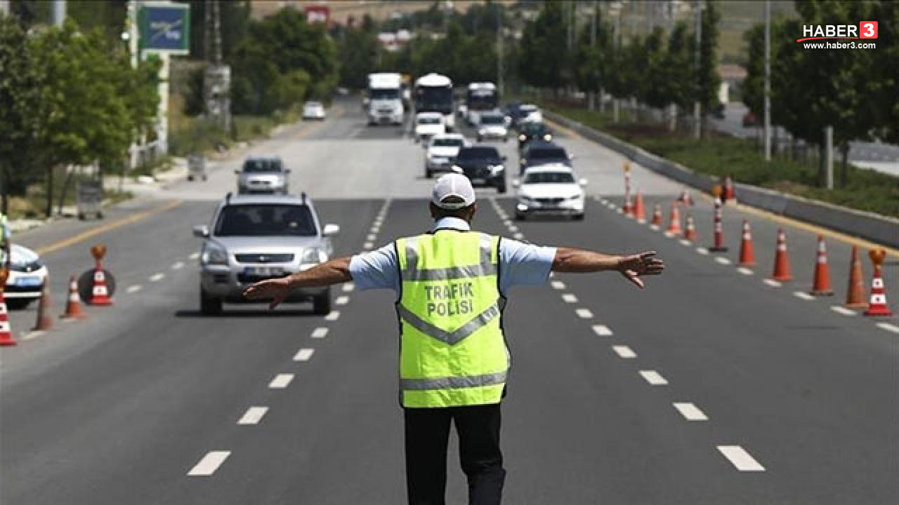İstanbul'da Yeşilay Bisiklet Turu'na katılan bisikletliler