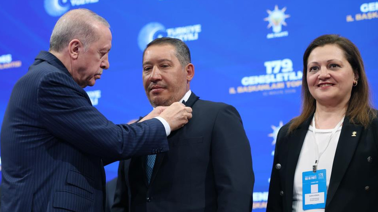 Dinar Belediye Başkanı Veysel Topçu'nun neşterli saldırı girişiminden yara almadan kurtulduğu an.