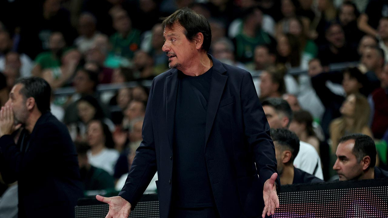 Ergin Ataman'ın Panathinaikos ile vedalaşmasını gösteren soyut görsel