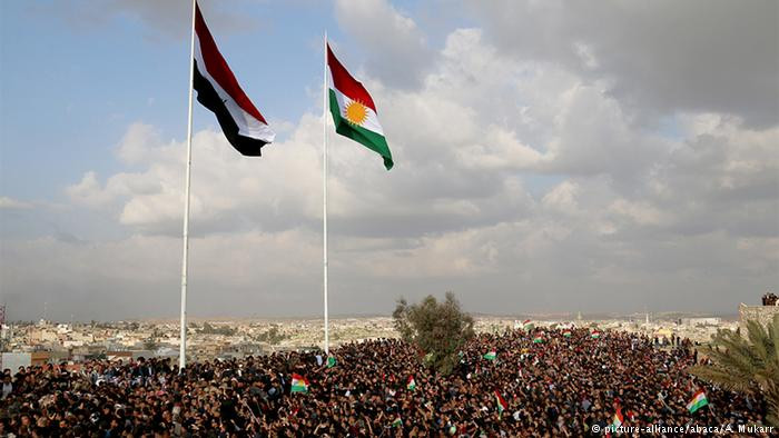 Kerkük'te Kürdistan bayrakları inidirildi 