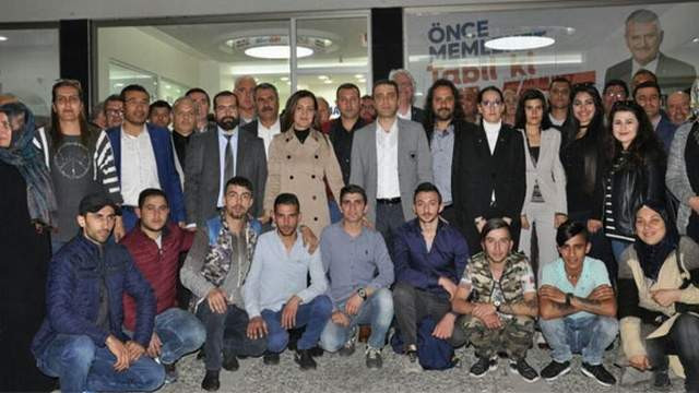 44 CHP'li AK Parti'ye geçti