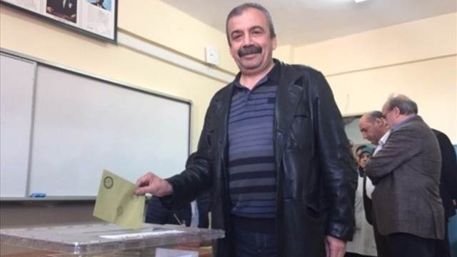 HDP'li vekiller oylarını kullandı