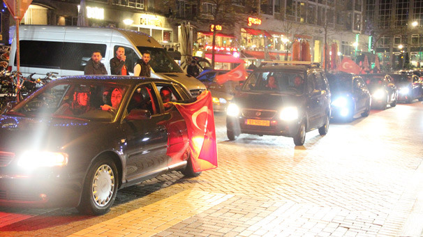 ''Evet'' çıkınca Belçika ve Hollanda küplere bindi ! 