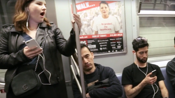 Metroda porno yayınladılar !