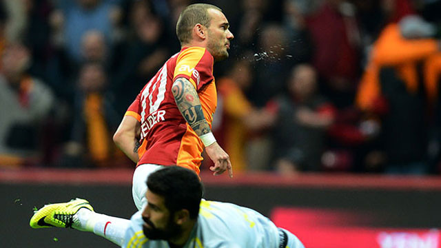 Sneijder Fenerbahçe'ye bir gol daha atarsa...