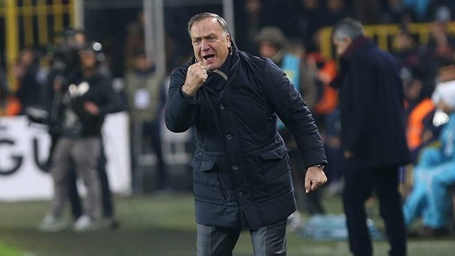 Advocaat'tan o Galatasaraylıya özel önlem