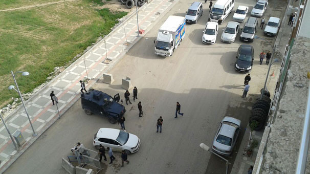 Emniyet Müdürlüğü'ne bombalı saldırı girişimi