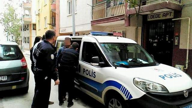 Gardıroptan karısının sevgilisi çıktı