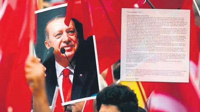 Almanya’daki Türklere Neo-Nazi tehdidi: Ülkeyi terk edin