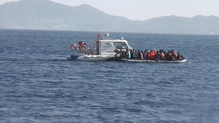 Bir haftada 353 göçmen ve 11 göçmen kaçakçısı yakalandı