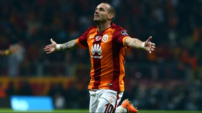 Galatasaray'ın derbi silahı Sneijder