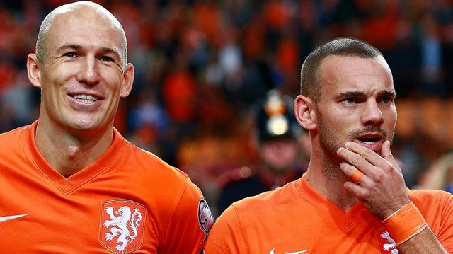 Sneijder ve Robben Advocaat'ı istemiyor !
