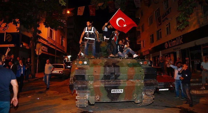 İstanbul'da çevik kuvveti işgal girişimi davası başladı