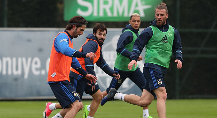 Fenerbahçe'de Akhisar'a hazırlanıyor !
