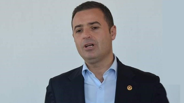 CHP'li Milletvekili Ahmet Akın peşini bırakmıyor