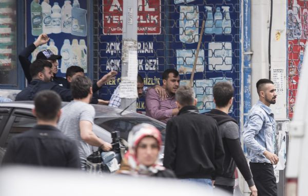 Mülteci terörü vatandaşı sokağa döktü