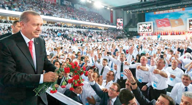 AK Parti'de 2. Erdoğan dönemi başladı 