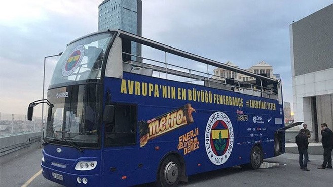 Fenerbahçe'nin otobüsü bozuldu