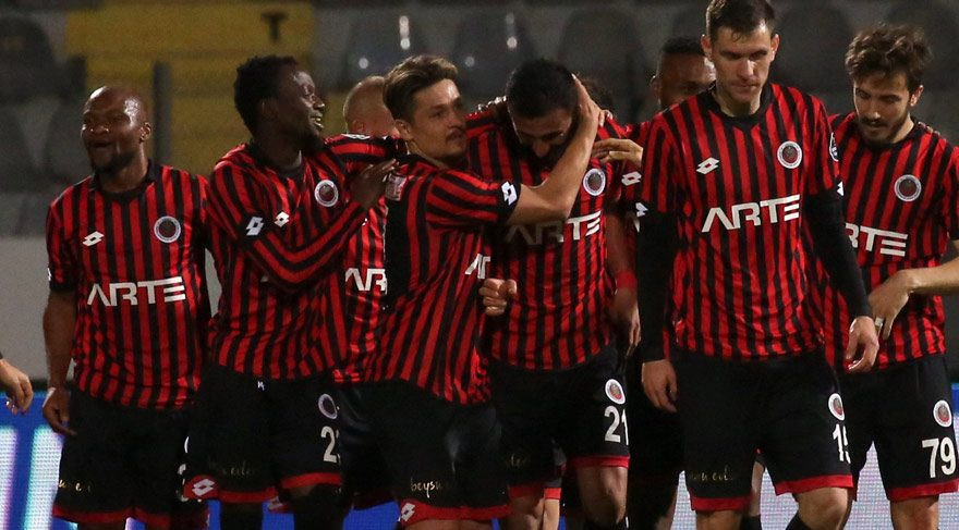 Eski dostlar Fenerbahçe'ye acımıyor !