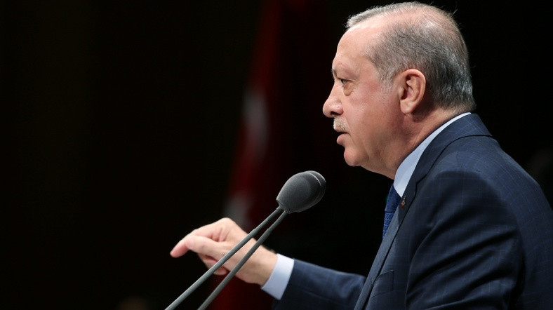 Erdoğan'dan uyarı: ''Bu tabelaları sökün''