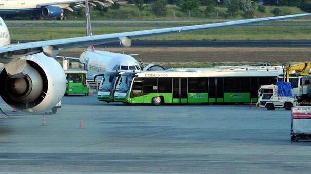 Atatürk Havalimanı'nda yolcu uçağında bomba paniği