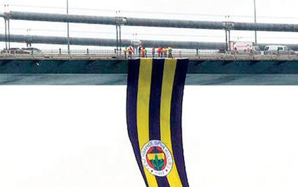 Fenerbahçe bayrağının yanına Beşiktaş bayrağı !