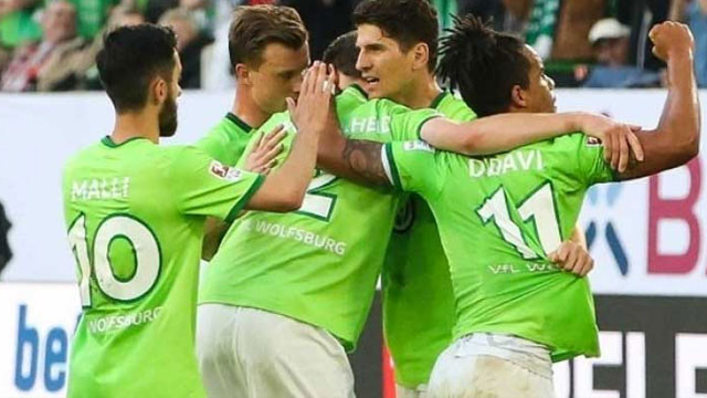 Mario Gomez'li Wolfsburg ligde kaldı !