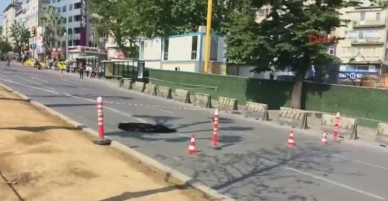 Beşiktaş'ta yol çöktü ! Trafik durdu