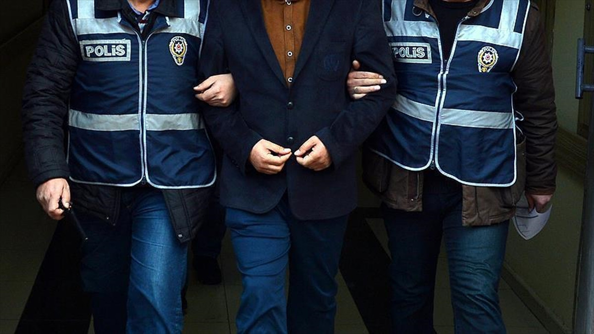 FETÖ'cülerin üniversite yapılanmasına darbe