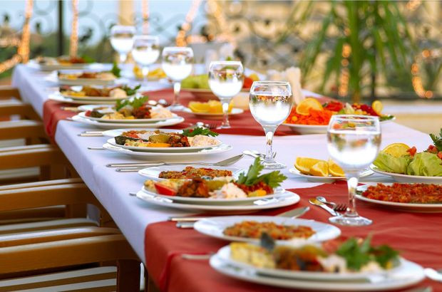 Bu şehirde her gün iki kez iftar açılıyor