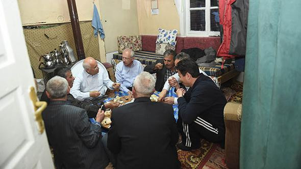Kılıçdaroğlu köy evinde iftar yaptı