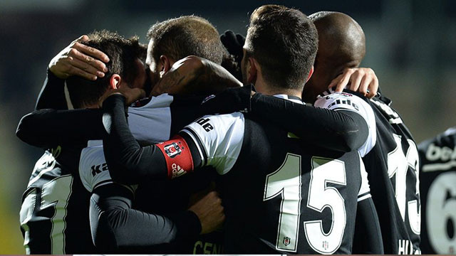 Beşiktaş'ın 3 yıldızı imzayı atıyor !