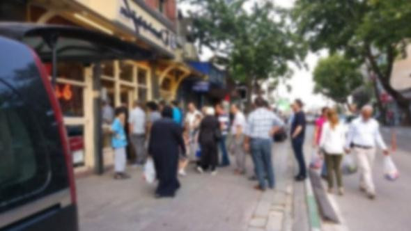 Pide kuyruğunda silah sesleri !