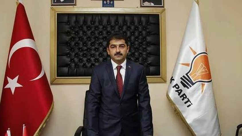 AK Parti'de ilginç istifa ! Sosyal medyada duyurdu