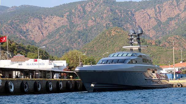 Marmaris limanına ''bir cisim'' yanaştı