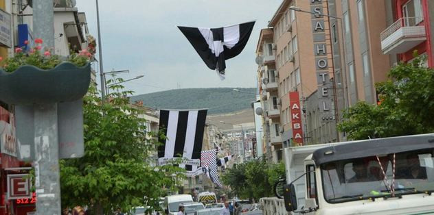 Bursa'da Beşiktaş bayrağı krizi