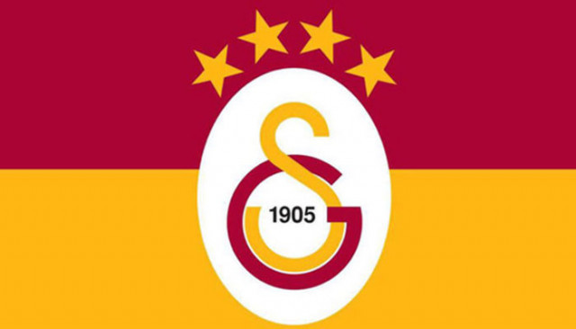 Galatasaray'ın Faslı yıldızı Belhanda sakatlandı