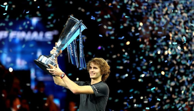 Alexander Zverev, Federer'den sonra Djokovic'i de yenip ATP'de şampiyon oldu