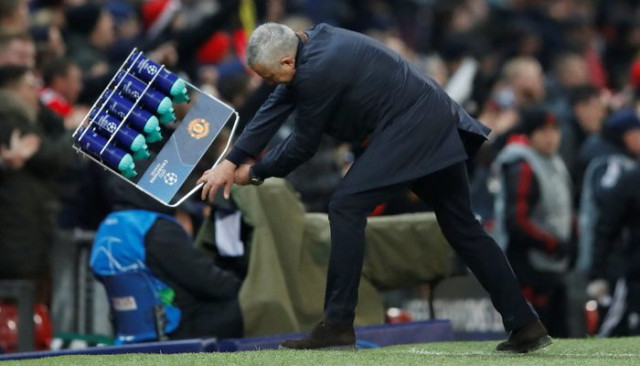Jose Mourinho uzatmalarda gelen gol sonrası çılgınca sevindi