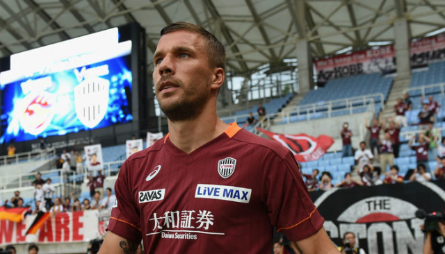 Lukas Podolski: Köln Bundesliga'ya çıkarsa transfer olmak isterim!