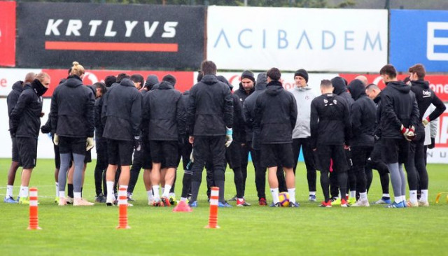 Beşiktaş Alanyaspor deplasmanına 5 yıldızından yoksun çıkacak