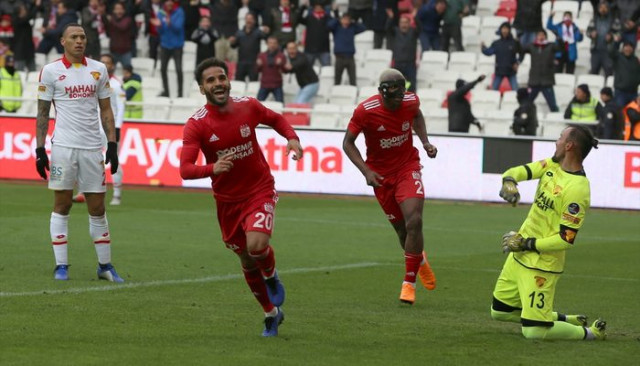 Demir Grup Sivasspor 2 - 0 Göztepe (Maç özeti)