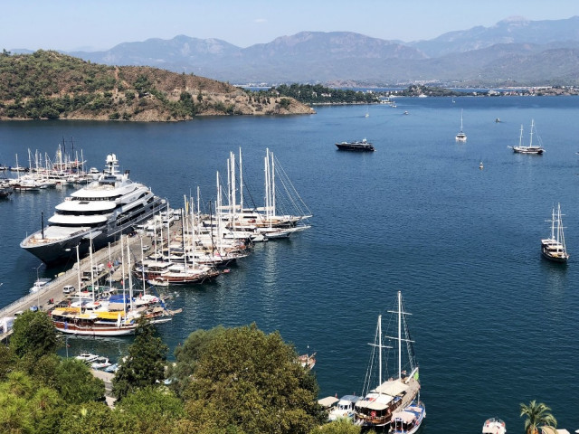Tankerlerin biri gitti biri geldi