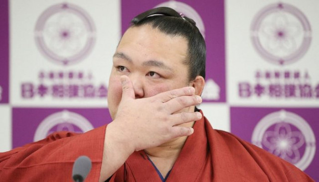 Japonya'nın son büyük şampiyonu Kisenosota'dan gözü yaşlı veda