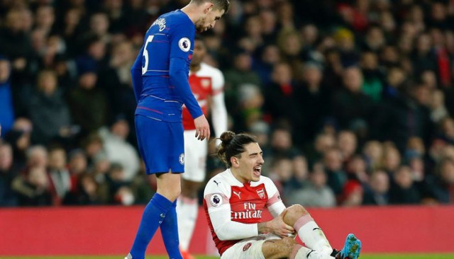 Arsenal'da Hector Bellerin 9 ay yok