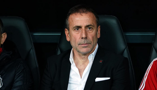 Beşiktaş taraftarı Abdullah Avcı'yı istifaya davet etti!