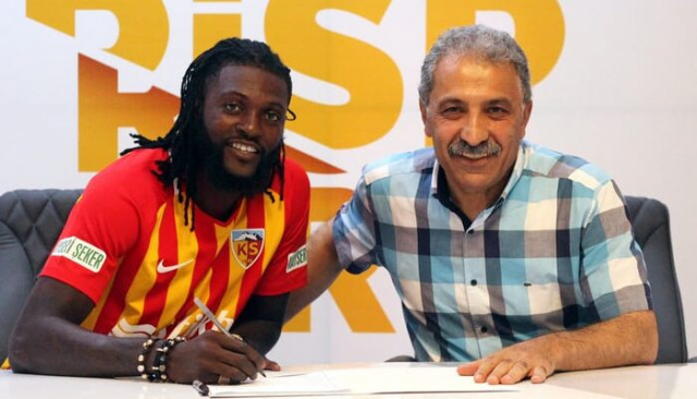 Adebayor, İstanbul gecelerinde fena yakalandı