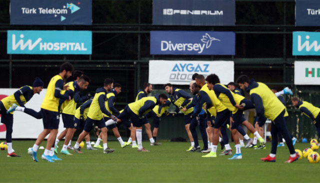 Fenerbahçe'de Vedat Muriqi ve Max Kruse takımla çalıştı